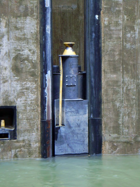 Schwimmpoller - Schleuse Uelzen
