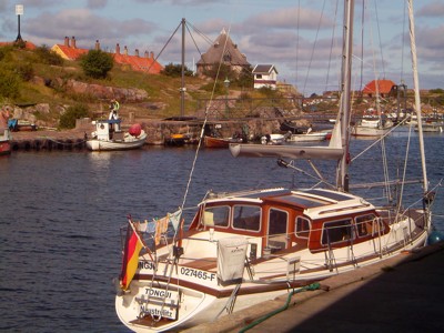 Tongji im Hafen von Christiansø Tongji im Hafen von Christiansø