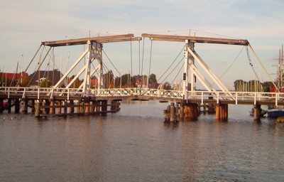 Klappbrücke über den Ryck