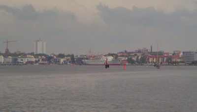 Rostock von der Warnow aus Richtung Warnemünde kommend Rostock von der Warnow aus Richtung Warnemünde kommend
