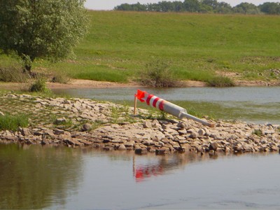 Elbe mit wenig Wasser