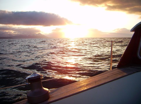 Tongji, Mitternachtssonne - Segeln Nordmeer Tongji, Mitternachtssonne - Segeln Nordmeer