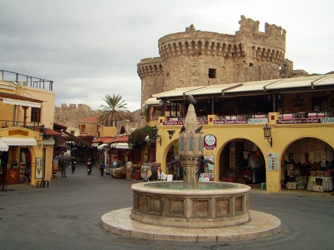 Eulen Brunnen in Rhodos