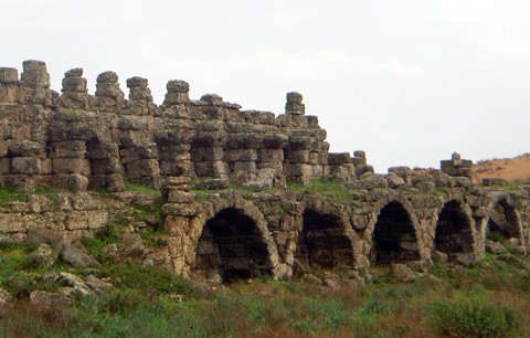 Stadtmauer / Aquädukt - Side