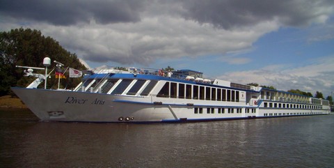 Flußkreuzfahrtschiff Flußkreuzfahrtschiff