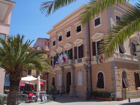 Rathaus - La Maddalena