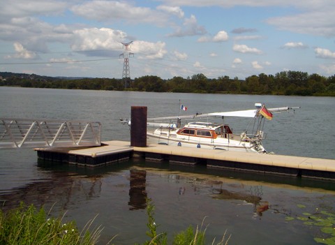 Schwimmsteg von Chavanay Schwimmsteg von Chavanay