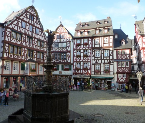 Markt - Bernkastel-Kues Markt - Bernkastel-Kues