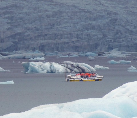 Amphibienfahrzeug auf den Gletschersee Jökulsárlón