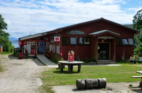 Gemeindehaus und Post - Insel Rum