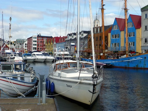 Tongji in Tórshavn (Färöer) Tongji in Tórshavn (Färöer)