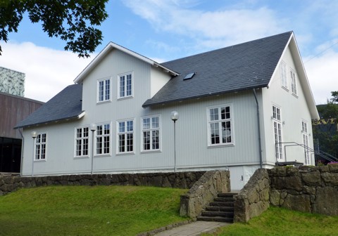 Torshavn - Løgting, das Parlament der Färöer