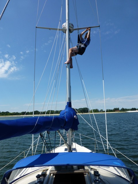 mit Bootsmannstuhl im Mast