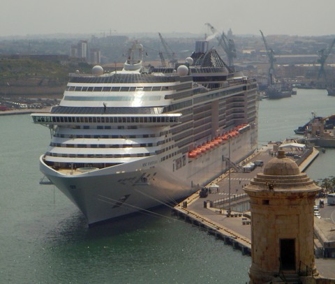 Kreuzfahrtschiff MSC Fantasia Kreuzfahrtschiff MSC Fantasia