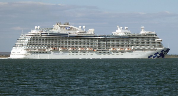 Enchanted Princess, Kreuzfahrtschiff