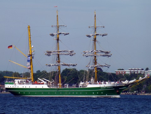 Alexander von Humboldt II Alexander von Humboldt II