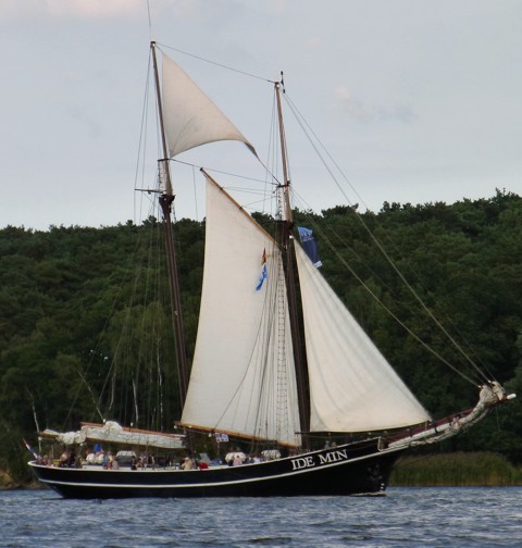 Ide Min unter Segeln Ide Min unter Segeln