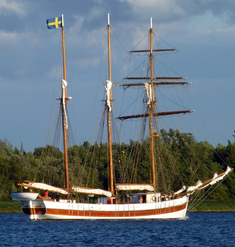 Vega, Dreimast-Toppsegelschoner Vega, Dreimast-Toppsegelschoner