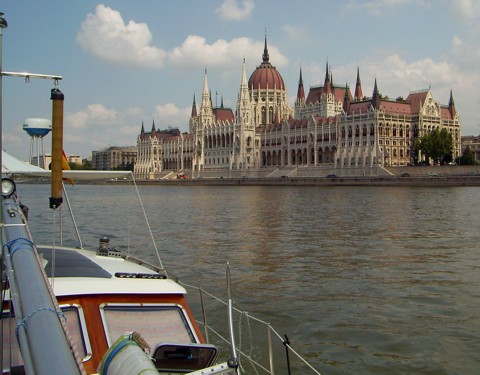 Tongji auf der Donau in Budapest