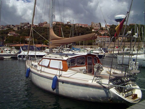 Tongji im Hafen von Porto Vecchio (Korsika) Tongji im Hafen von Porto Vecchio (Korsika)