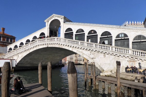 Rialtobrücke in Venedig